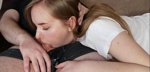  Daddy secretly fucked me in the mouth deep trhoat, thinking that I do not know
